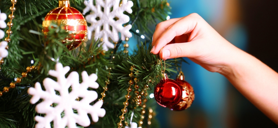 insurance, horst insurance, holiday decorating, decorating, holiday safety