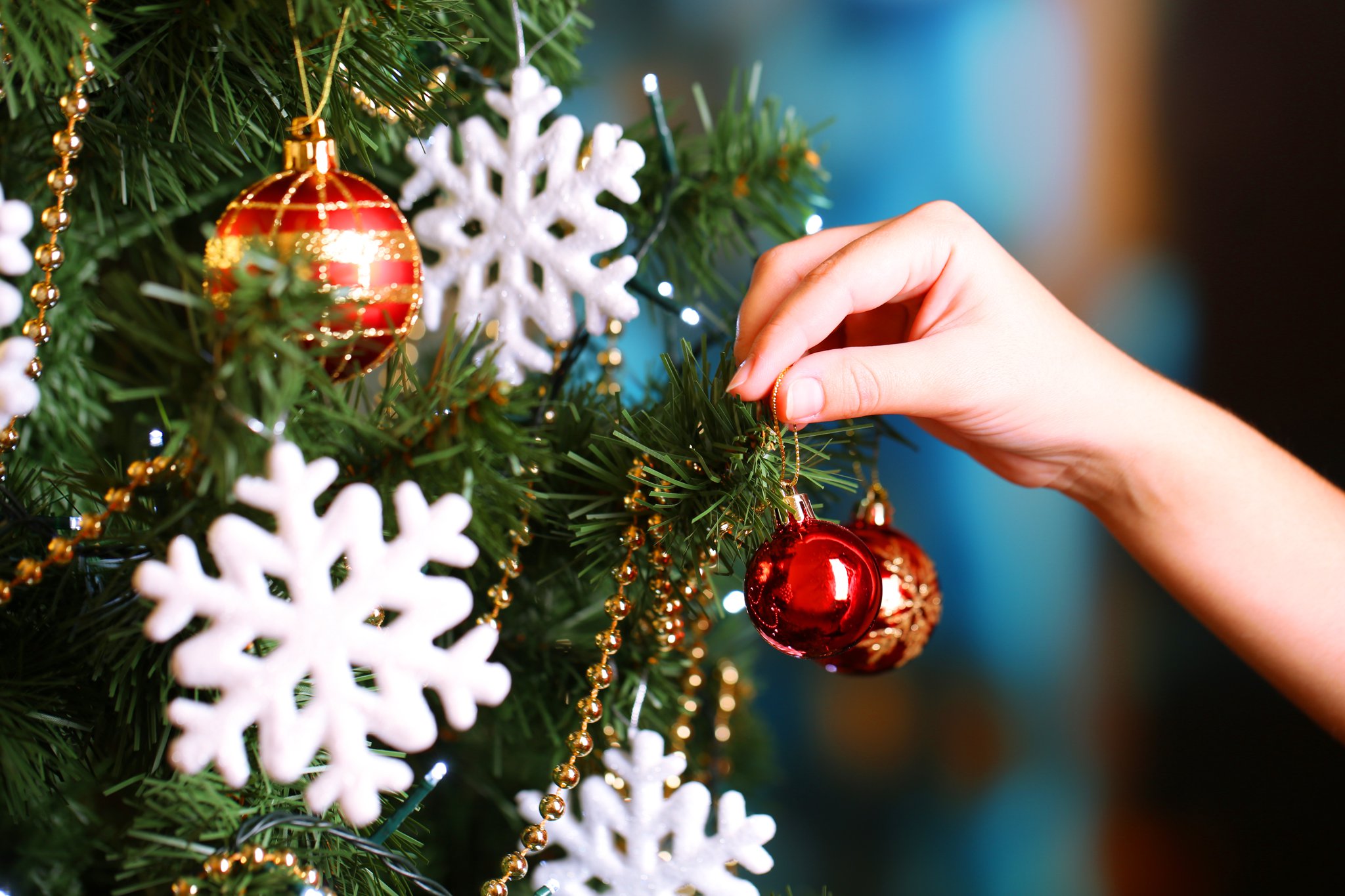 insurance, horst insurance, holiday decorating, decorating, holiday safety